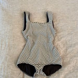 Seea one-piece low-rider, full back coverage, cute swimsuit. Great Condition! S